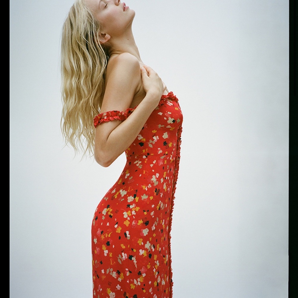 Realisation par THE JULIE in Rouge Fleur